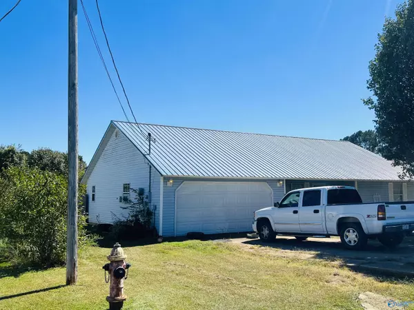 Cedar Bluff, AL 35959,4965 Lakeplace Road