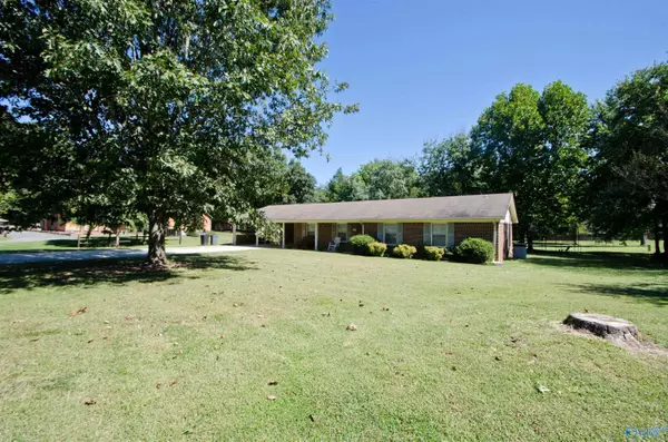 240 Dee Ann Road, Trinity, AL 35673