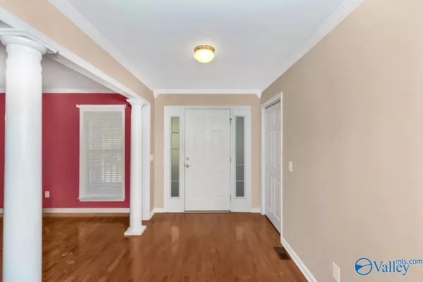 Owens Cross Roads, AL 35763,325 Mohawk Road SE