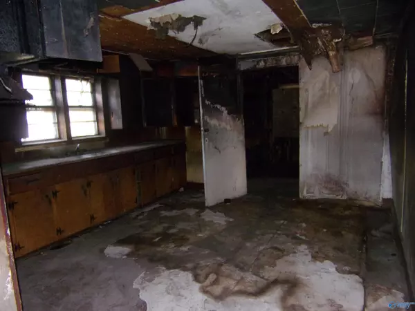 Albertville, AL 35950,506 Rose Road