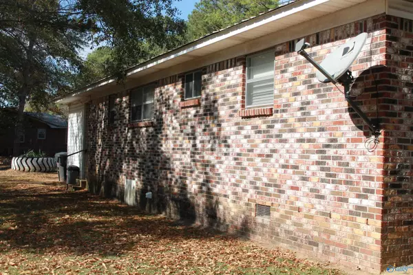 Falkville, AL 35622,60 E E Pine Street