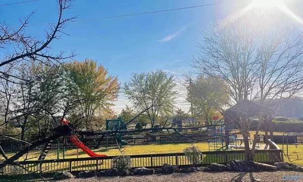 Decatur, AL 35603,2101 Newcastle Lane