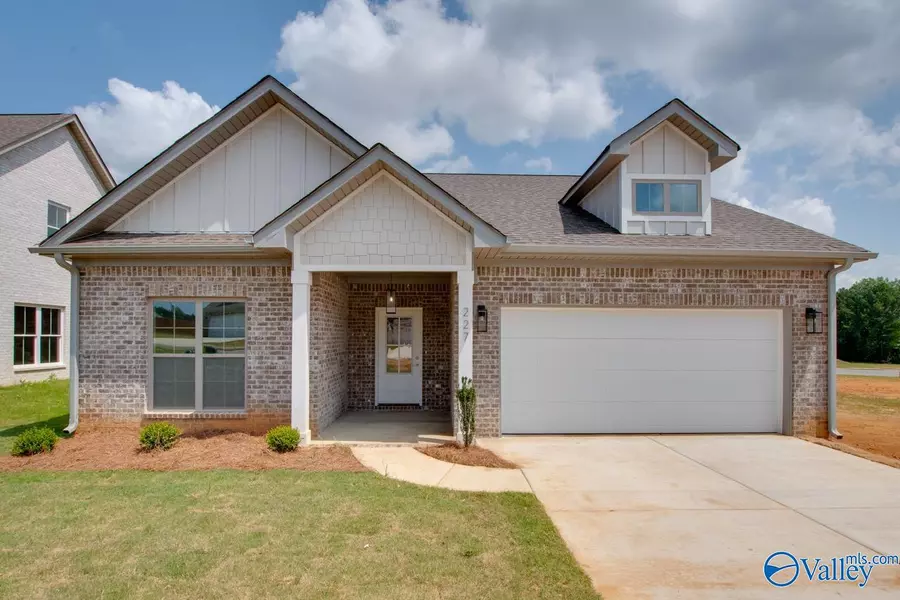 227 Hope Ridge Drive, New Hope, AL 35760