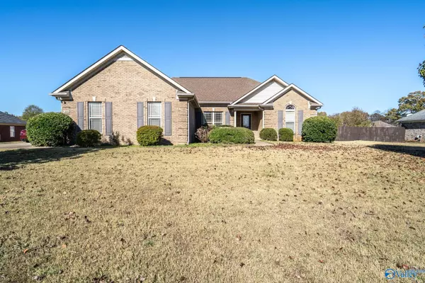 205 Clingstone Circle,  Meridianville,  AL 35759