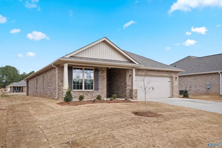 4005 Pride Mountain Drive SE, Owens Cross Roads, AL 35763