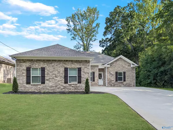 1854 Joe Quick Road, Hazel Green, AL 35750