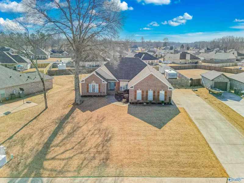 137 Ivy Meadow Circle, Hazel Green, AL 35750