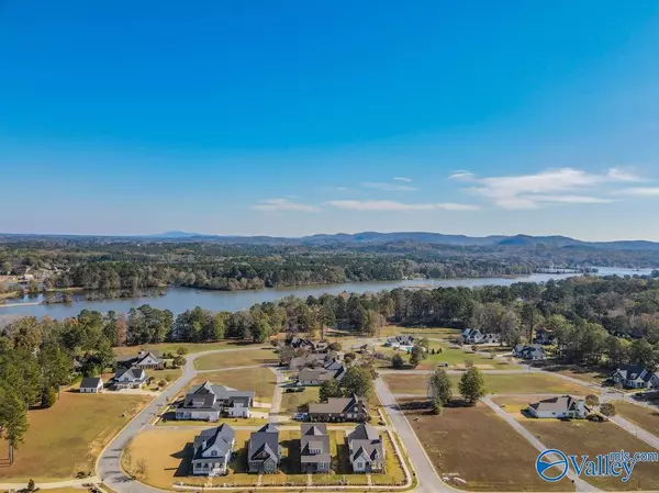 Gadsden, AL 35901,v8 Copper Leaf Walk