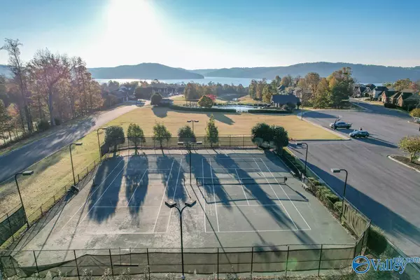 Guntersville, AL 35976,12 Gl Ridge Circle