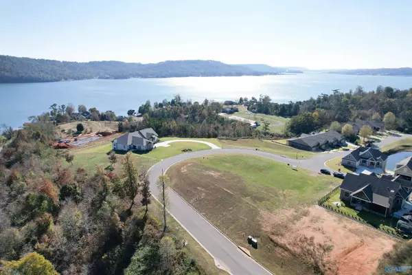 13 Gl Ridge Circle, Guntersville, AL 35976