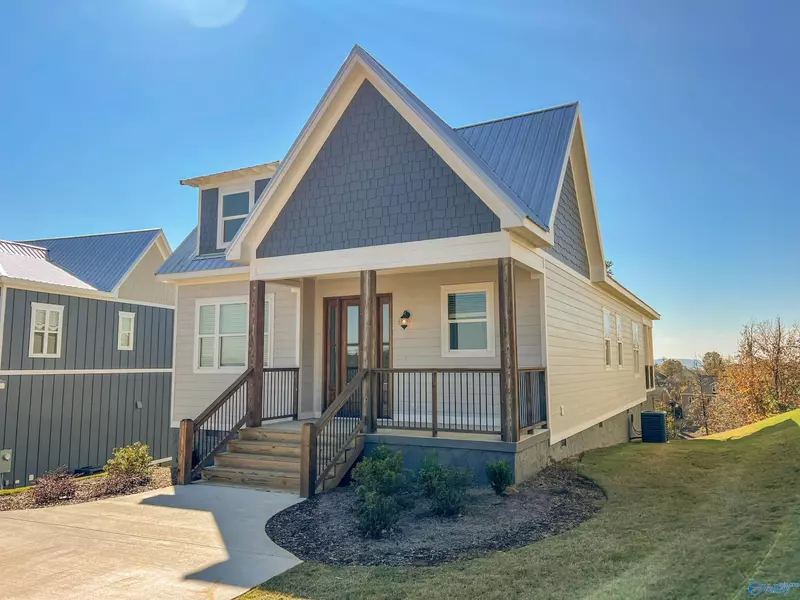 338 Whistling Straits Way, Guntersville, AL 35976