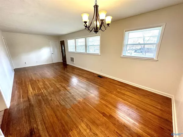 Huntsville, AL 35804,3707 Lakewood Drive NW