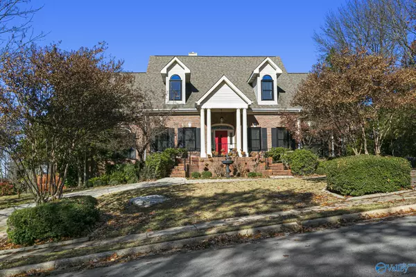 2465 Oakwood Avenue NE,  Huntsville,  AL 35811