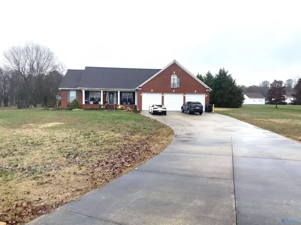 15 Mountain Wind NE, Fort Payne, AL 35967