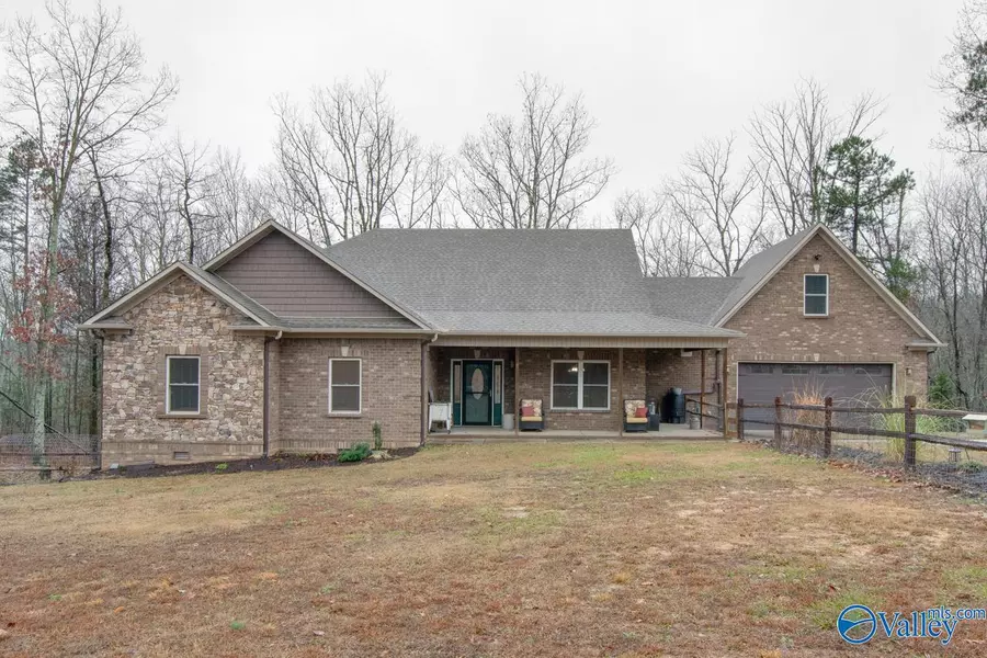 620 Mini Farm Road, Grant, AL 35747