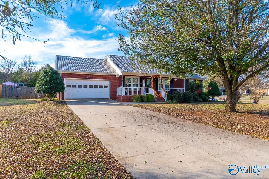 124 Reba Road, Hazel Green, AL 35750