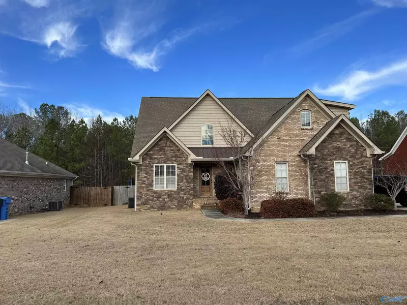 1403 Gypsy Trail SW, Hartselle, AL 35640