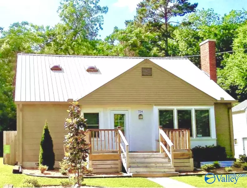 724 Hill Avenue, Guntersville, AL 35976