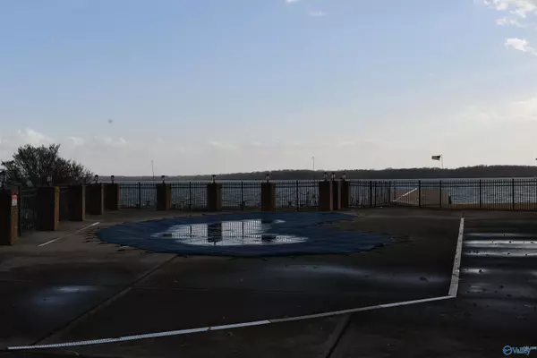 Athens, AL 35611,6122 Bay Village Drive #209