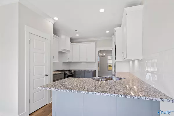 Athens, AL 35611,17908 Longleaf Drive