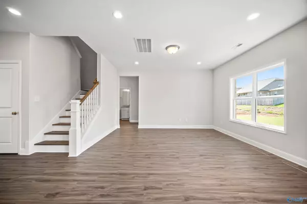 New Market, AL 35761,306 Creek Grove Avenue