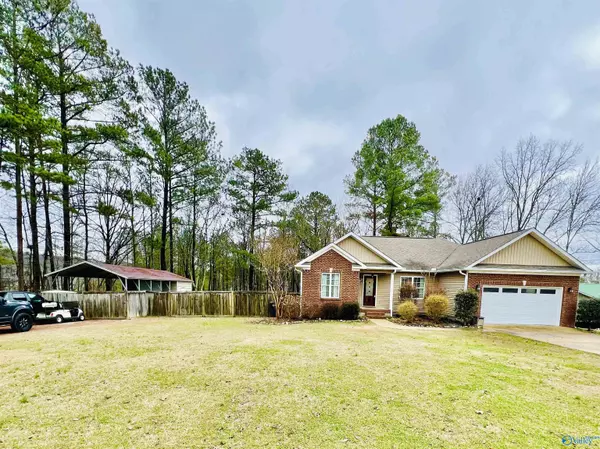 3925 Oak Breeze Road, Southside, AL 35907