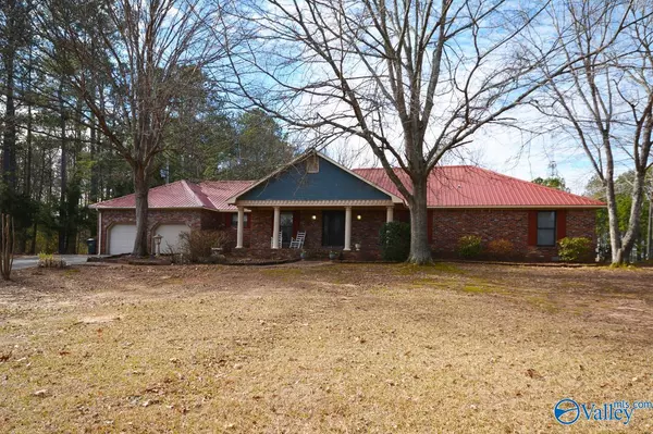 342 Shoal Creek Road, Hartselle, AL 35640