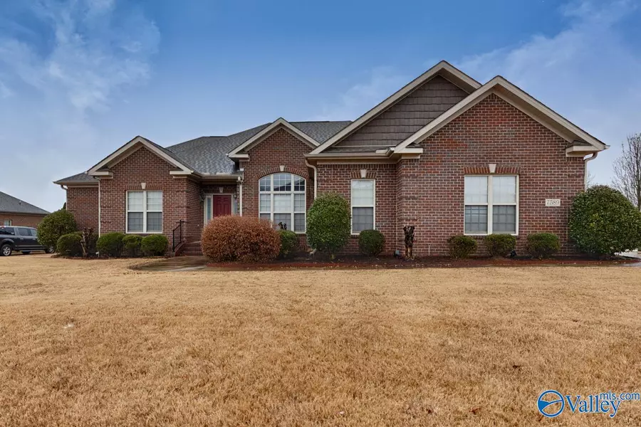 7589 Crestridge Drive, Owens Cross Roads, AL 35763