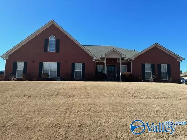 137 Hidden Creek Drive, Trinity, AL 35673