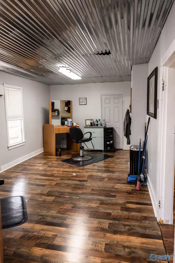 Hartselle, AL 35640,271 S Hwy 36