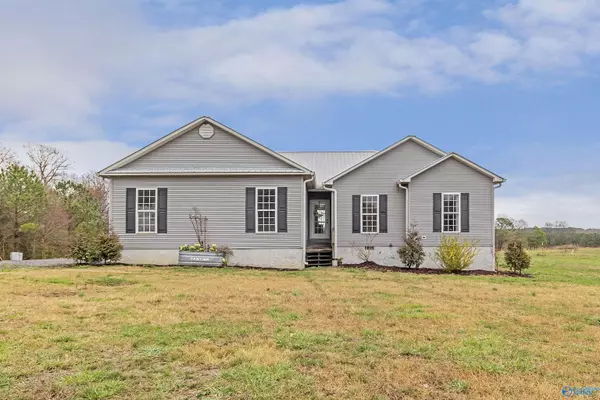 1050 Old Mcville Road, Crossville, AL 35962