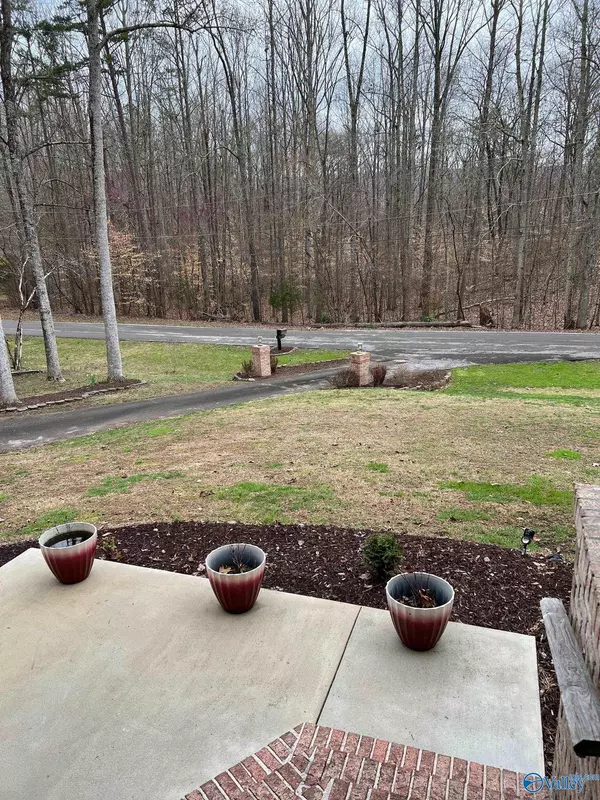 Trenton, GA 30752,737 Lake Hills Drive