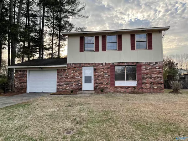 138 Pineview Street, Rainbow City, AL 35906