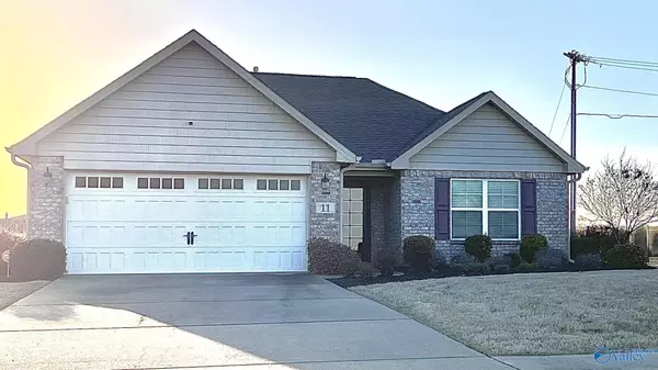 11 Olde Dogwood Trail, Decatur, AL 35603