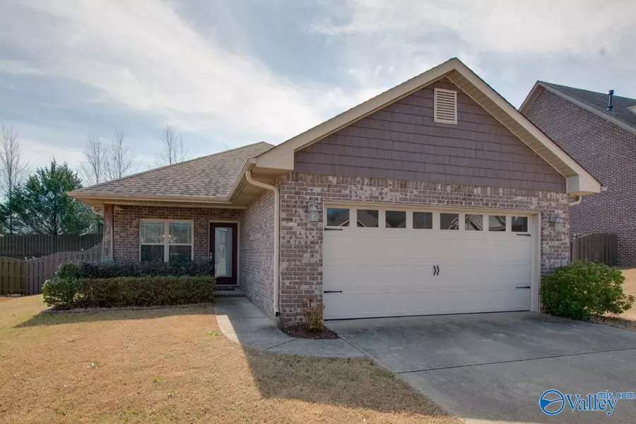 2917 Magnolia Park Drive SE, Owens Cross Roads, AL 35763