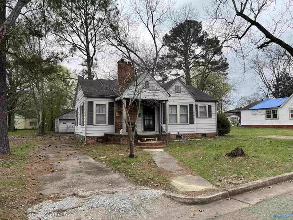 Gadsden, AL 35903,606 Blythe Street