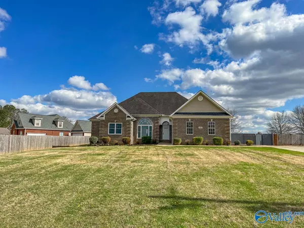 213 Southern Wind Drive, New Market, AL 35761