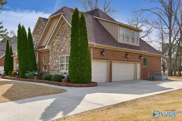 New Market, AL 35761,235 River Walk Trail