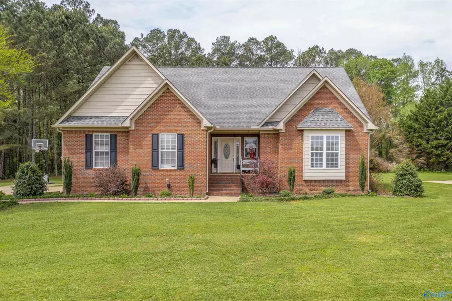 50 Fox Chase Drive, Hokes Bluff, AL 35903