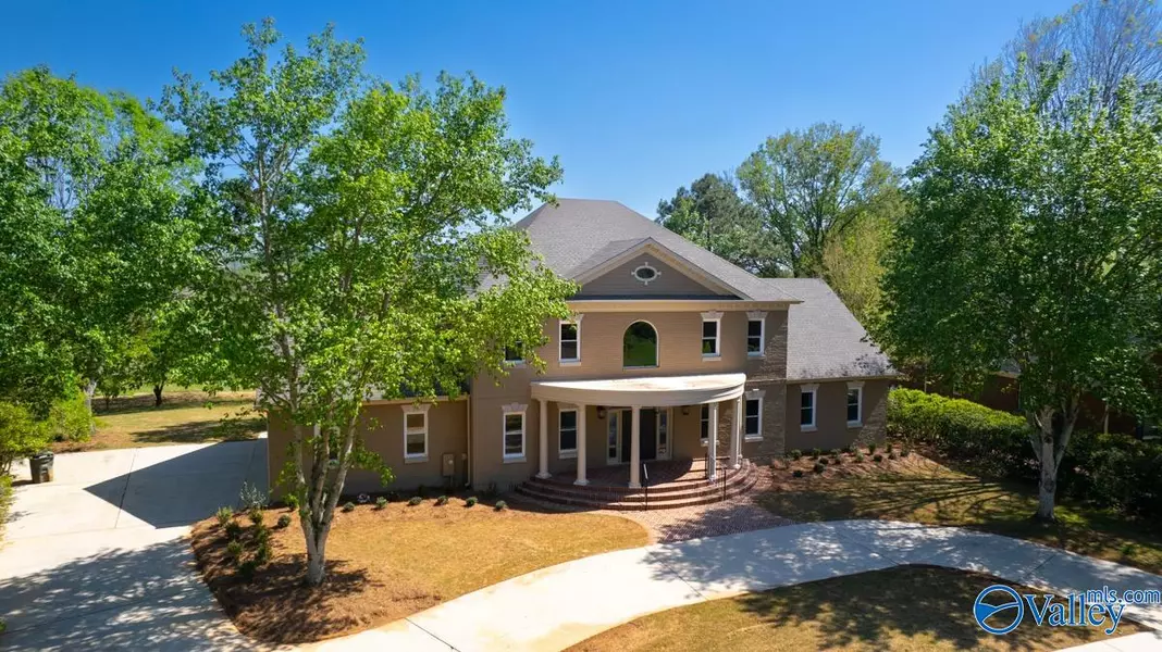 2823 Castle Pines Circle, Owens Cross Roads, AL 35763