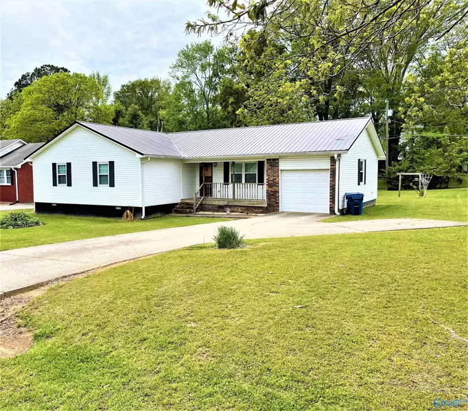 617 7th Street NE, Arab, AL 35016