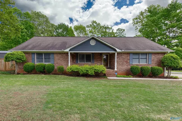 201 Chipmunk Circle, New Market, AL 35761