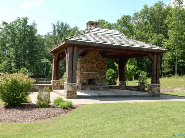 Huntsville, AL 35803,8 Winter Walk Way