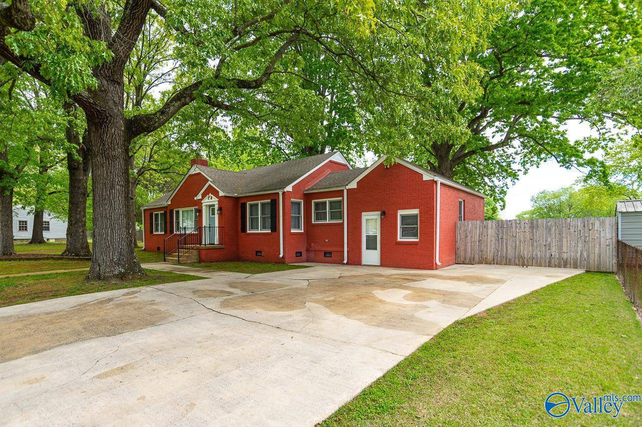 Athens, AL 35611,1303 Grace Avenue