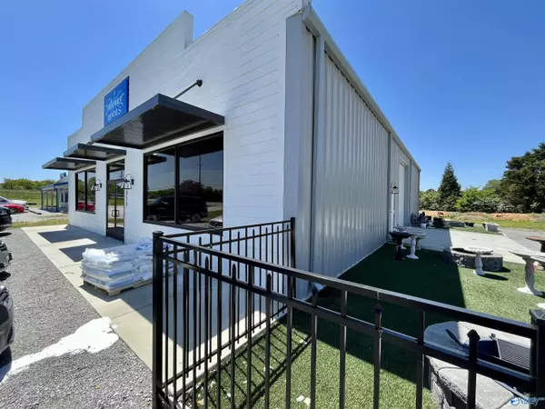 2939 Winchester Road, New Market, AL 35761