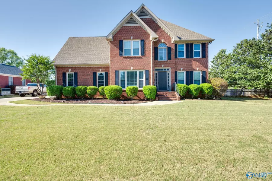 4917 Bridgehampton Road SE, Owens Cross Roads, AL 35763