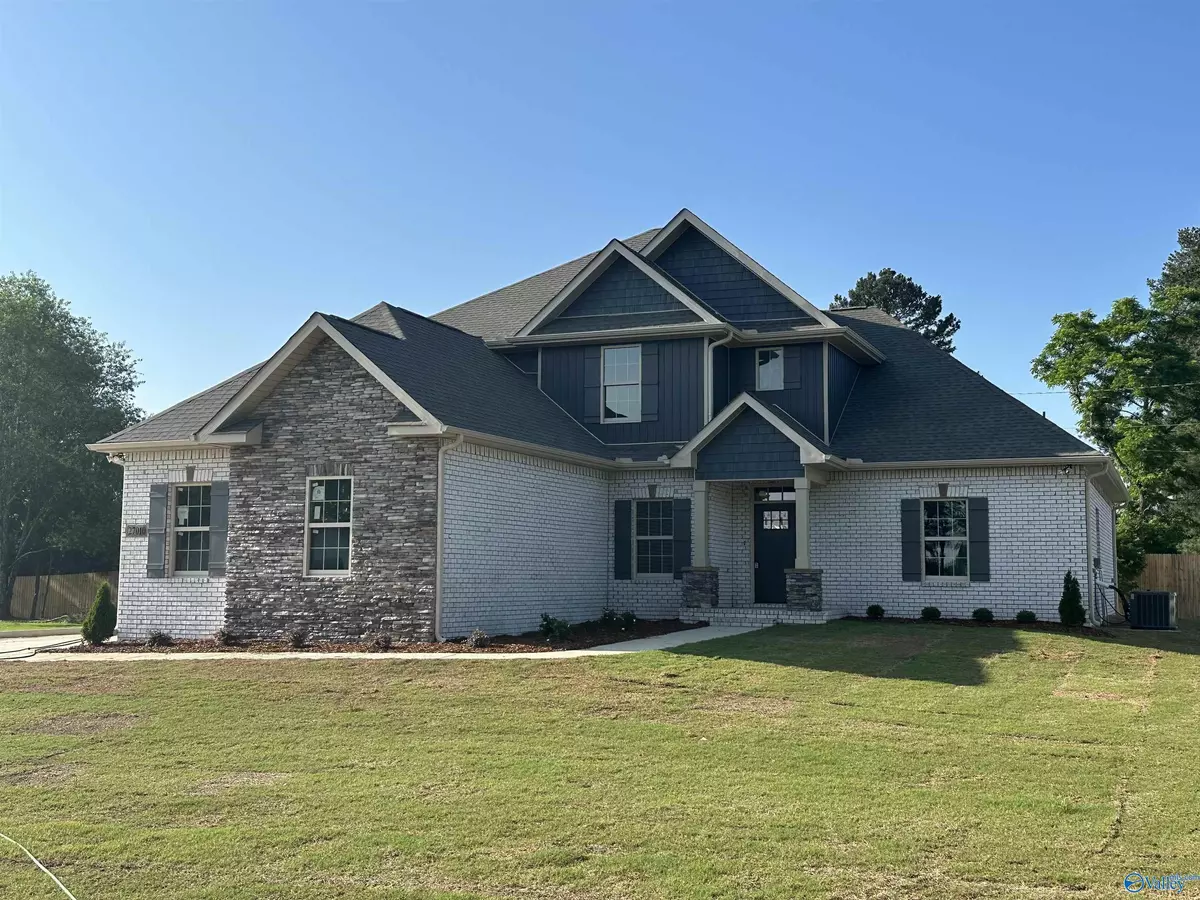 Athens, AL 35613,27010 Red Acres Lane