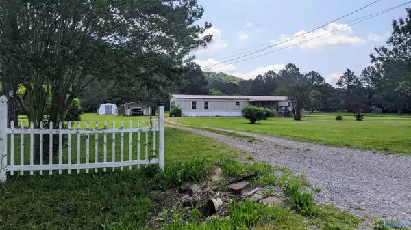 1025 County Road 220, Scottsboro, AL 35768