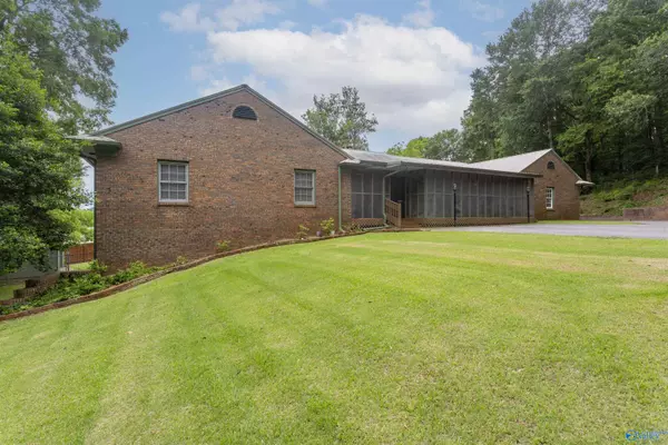 Pell City, AL 35125,1520 1st Avenue N