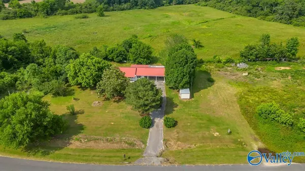 Grove Oak, AL 35975,174 County Road 402